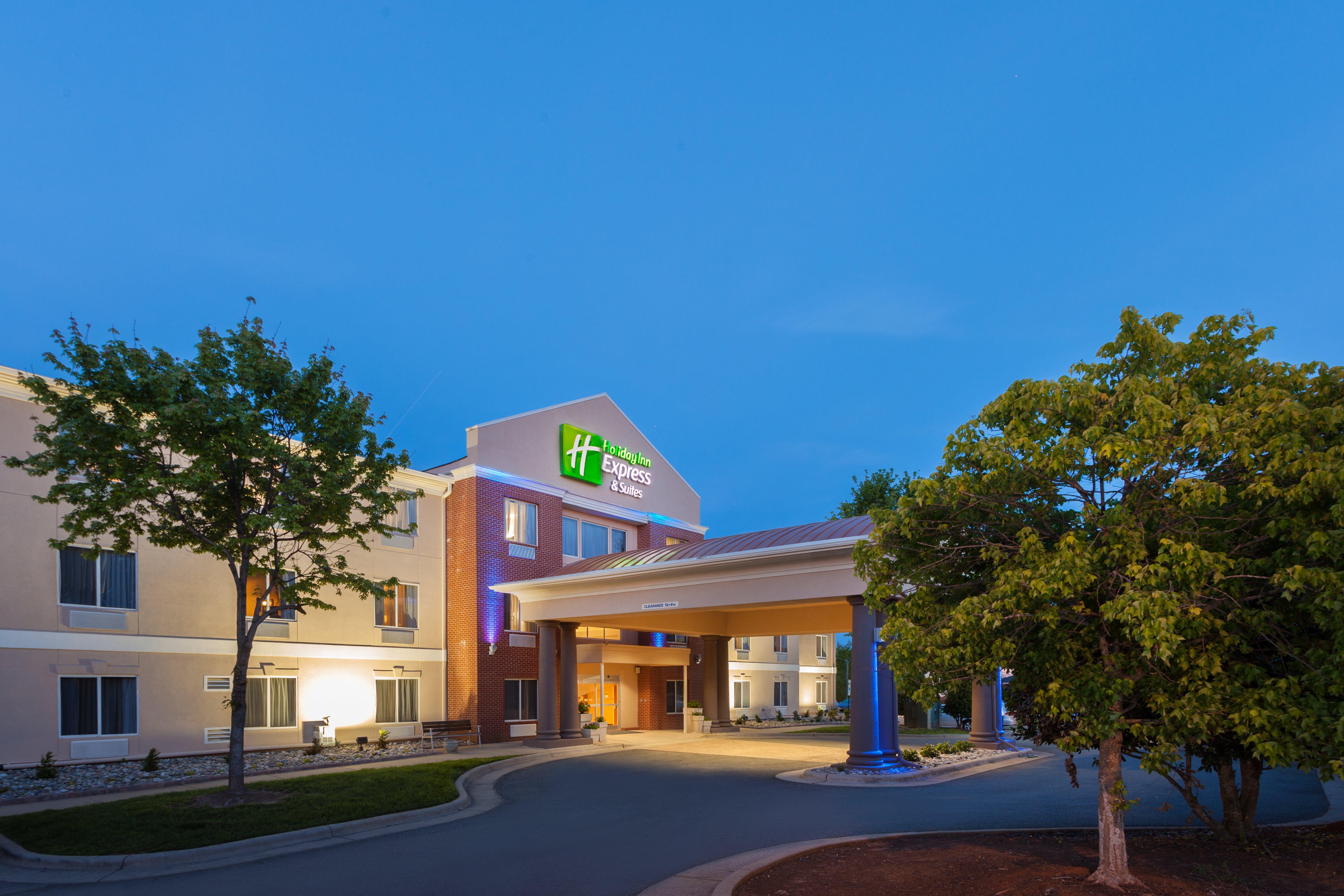 Holiday Inn Express Hotel & Suites Mebane By Ihg Zewnętrze zdjęcie
