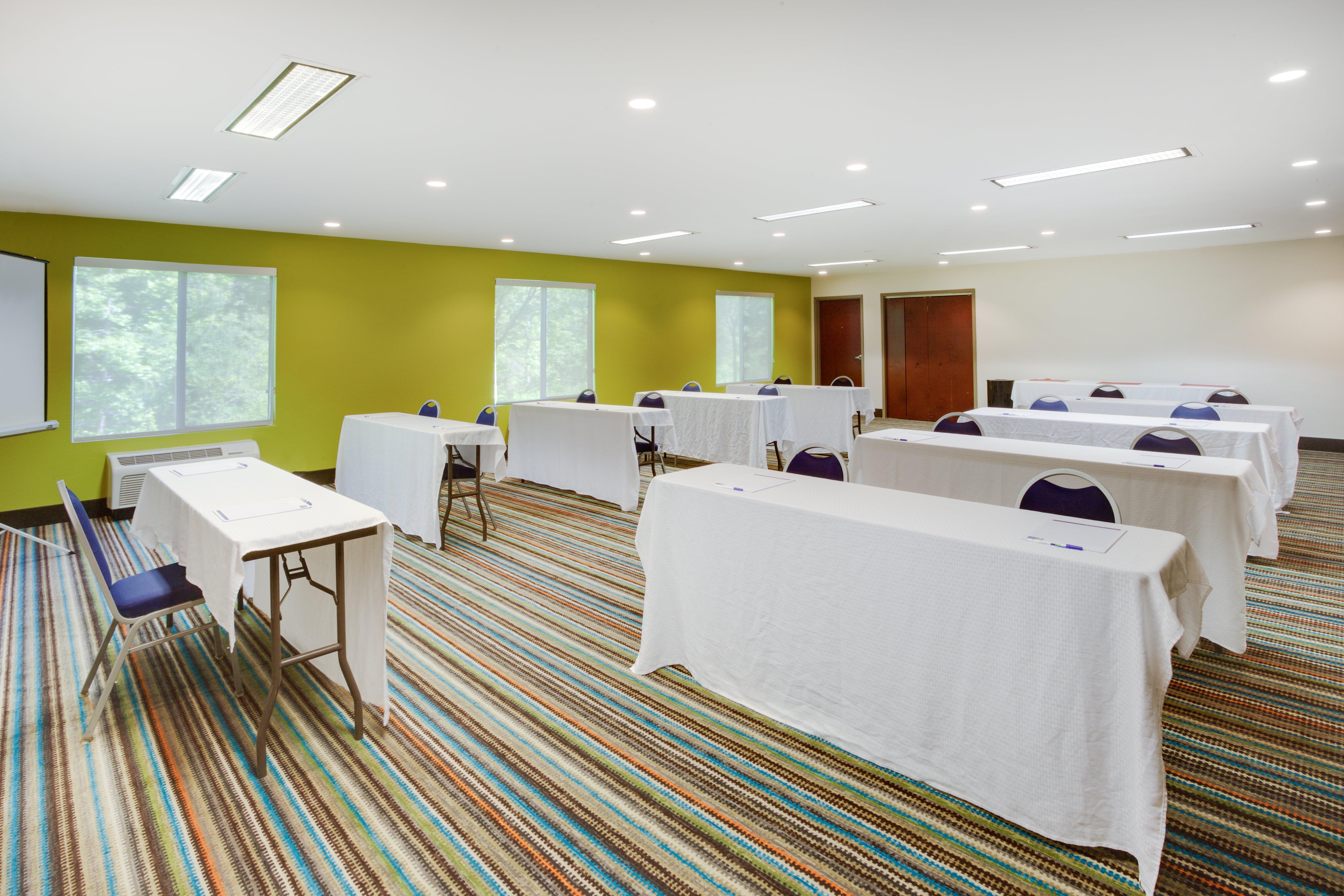 Holiday Inn Express Hotel & Suites Mebane By Ihg Zewnętrze zdjęcie