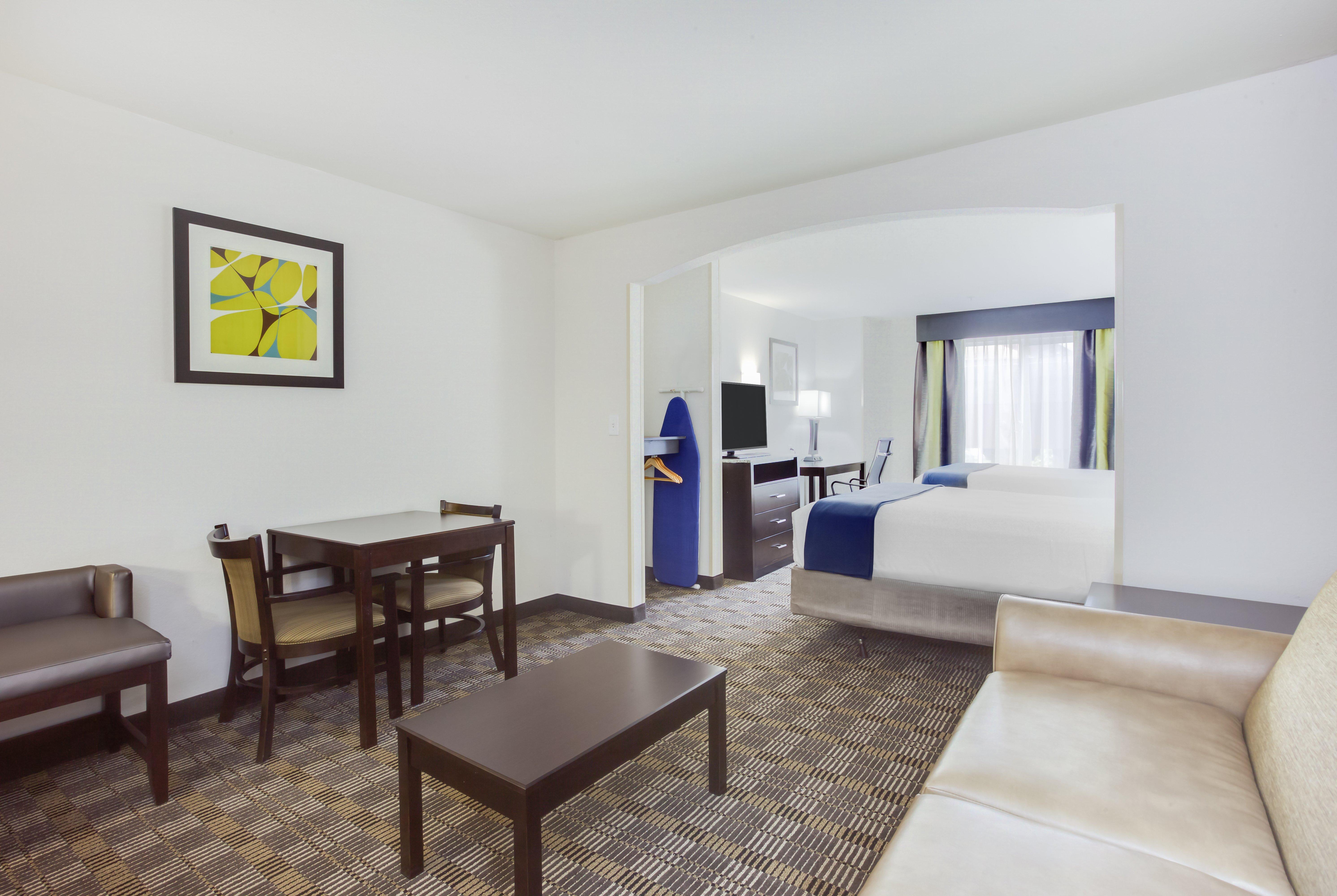 Holiday Inn Express Hotel & Suites Mebane By Ihg Zewnętrze zdjęcie