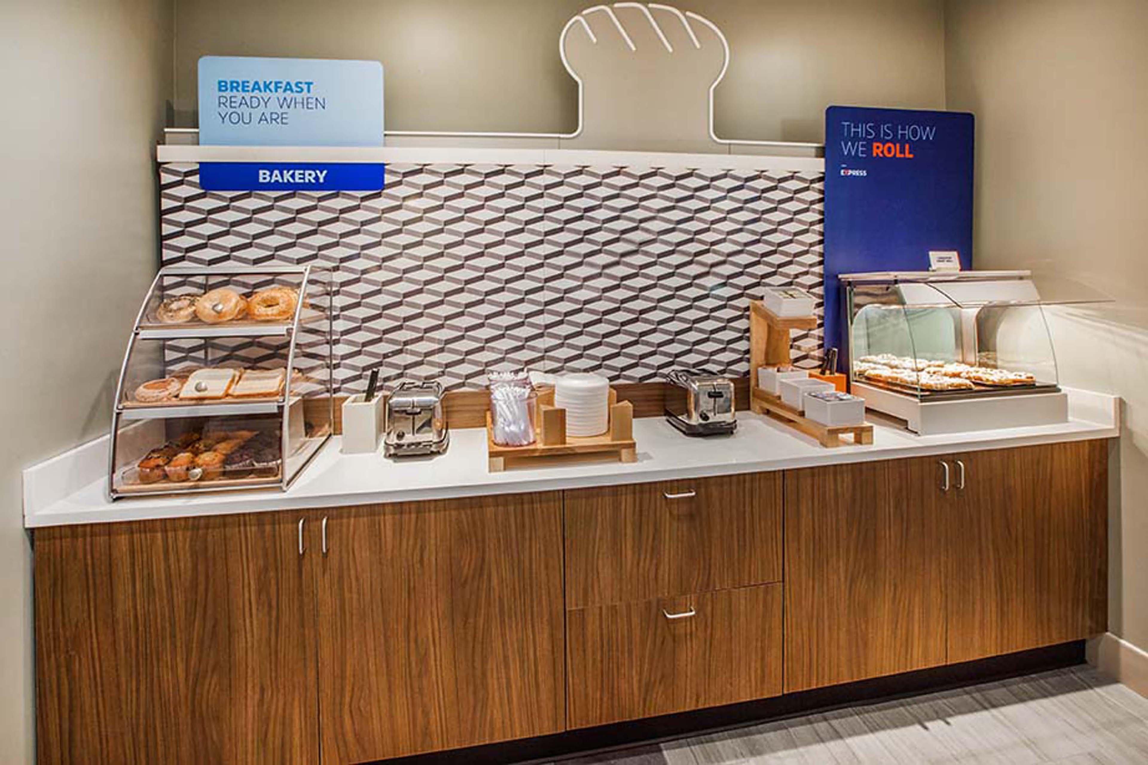 Holiday Inn Express Hotel & Suites Mebane By Ihg Zewnętrze zdjęcie