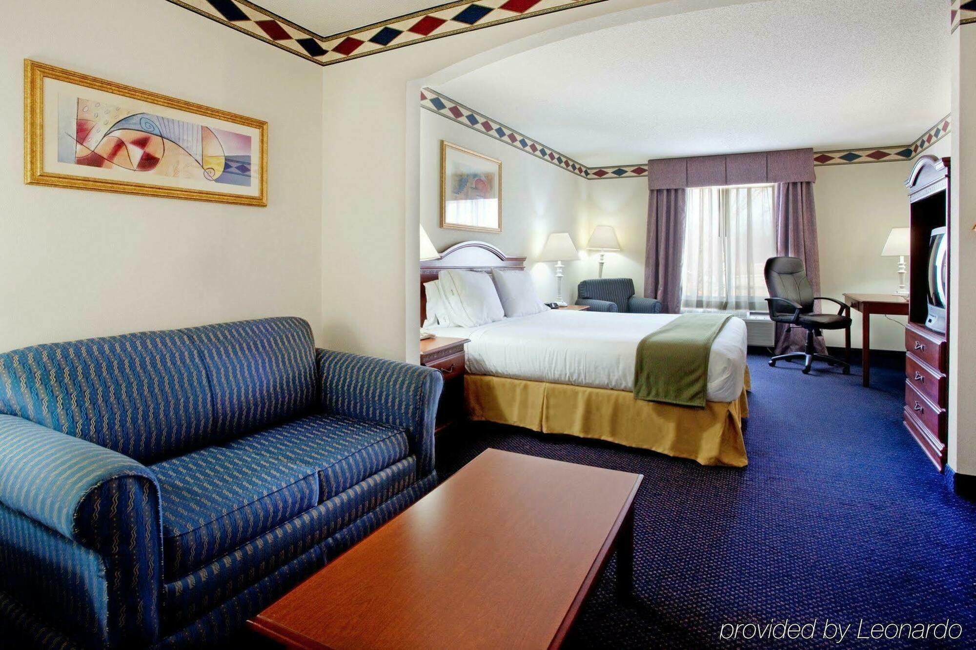 Holiday Inn Express Hotel & Suites Mebane By Ihg Zewnętrze zdjęcie