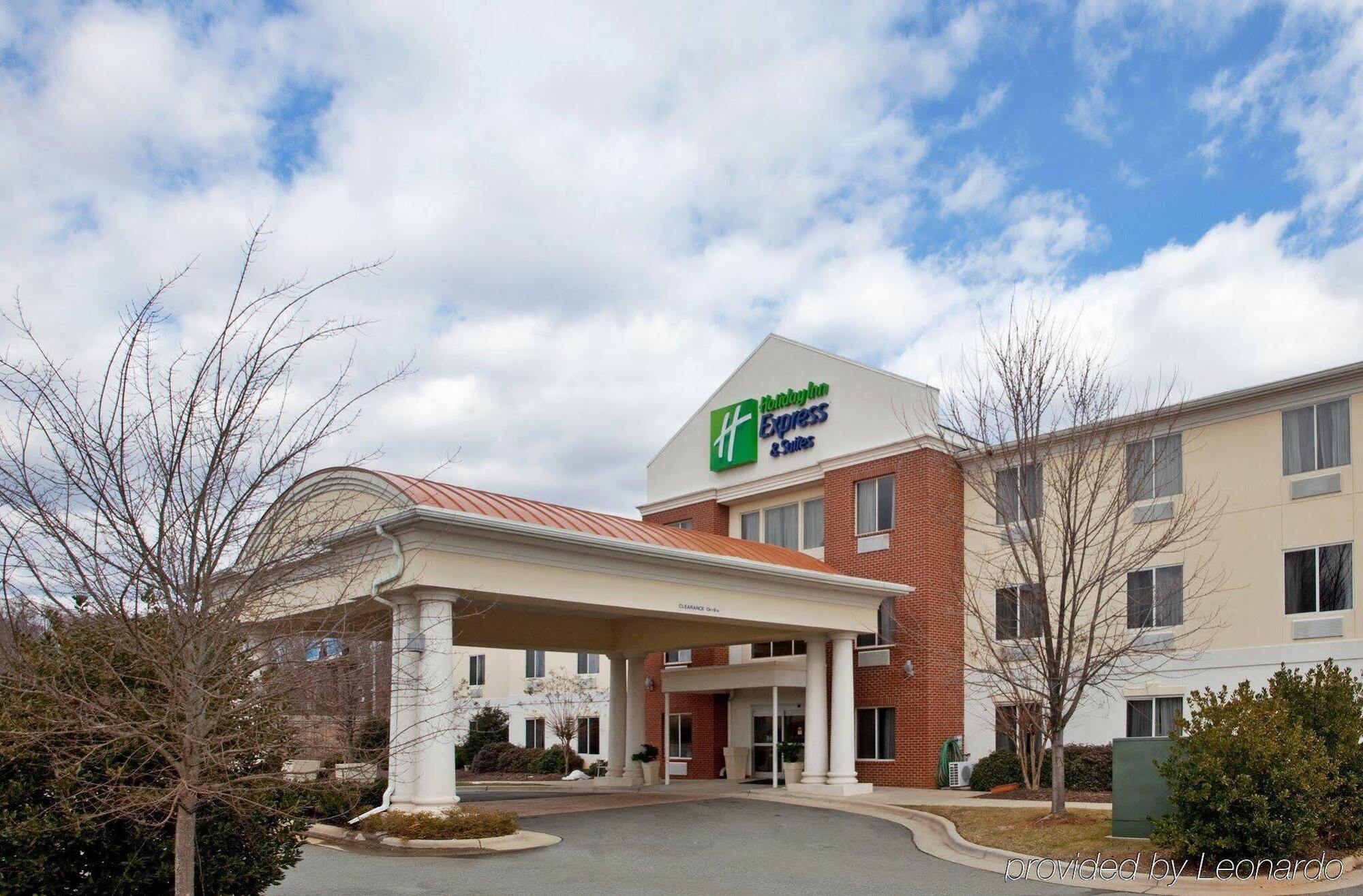 Holiday Inn Express Hotel & Suites Mebane By Ihg Zewnętrze zdjęcie